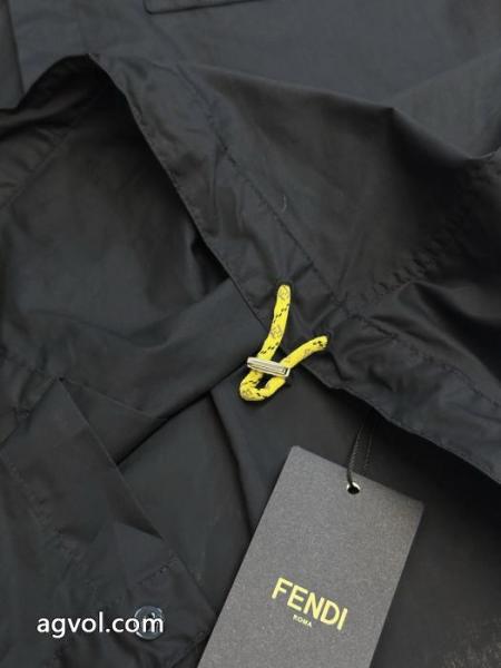 ブランド コピーCOOLなデザイン 爆買い格安 モデル着用シャツFENDI.. 5 