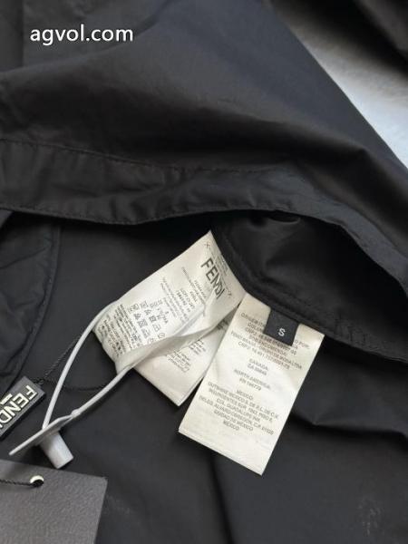 ブランド コピーCOOLなデザイン 爆買い格安 モデル着用シャツFENDI.. 6 