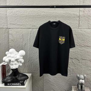 ブランド コピー 安心人気掲載 上品な彩りに夢中 2026夏到来新作半袖TシャツFENDI