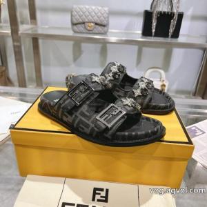 偽 ブランドブーツ春夏人気品 今季人気絶大 独特なフェンディ..