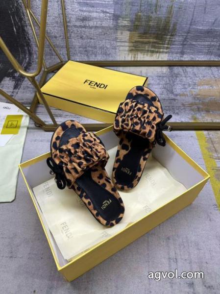 日本でおなじみ!? ベストセラー 話題となる人気品ブーツ激安 通販 ブランドFENDI.. 6 