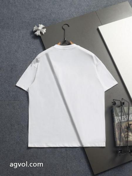 超激得安い 完売必須 限定SALE 新作限定華やかキュートブランド 偽物 激安FENDI半袖Tシャツ 5