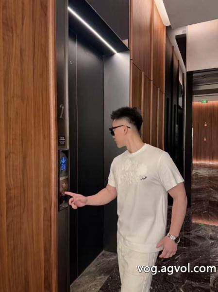 半袖Tシャツ数量限定特別価格 2026年限定新作 最近人気一番ブランド 激安フェンディ 0