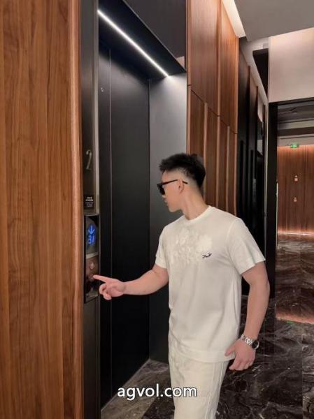 半袖Tシャツ数量限定特別価格 2026年限定新作 最近人気一番ブランド 激安フェンディ 5