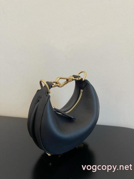 ブランド コピー 品FENDI おしゃれセレブ愛用率NO.1 2026春夏トレンドファッション新作 ストリートに溢れるウェア.. 3