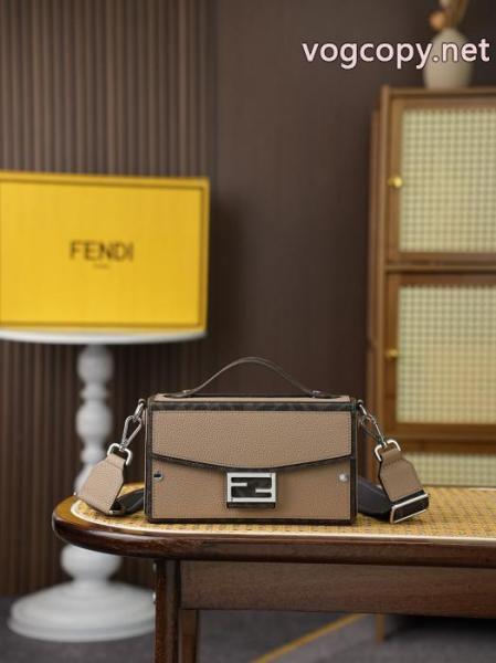今年買い足したい! 一目惚れした 新品本物FENDIスーパー コピー 通販バッグ. 1