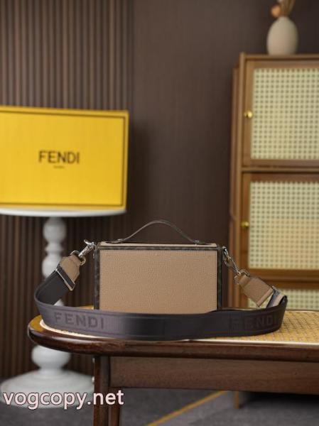 今年買い足したい! 一目惚れした 新品本物FENDIスーパー コピー 通販バッグ. 3