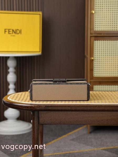 今年買い足したい! 一目惚れした 新品本物FENDIスーパー コピー 通販バッグ. 4