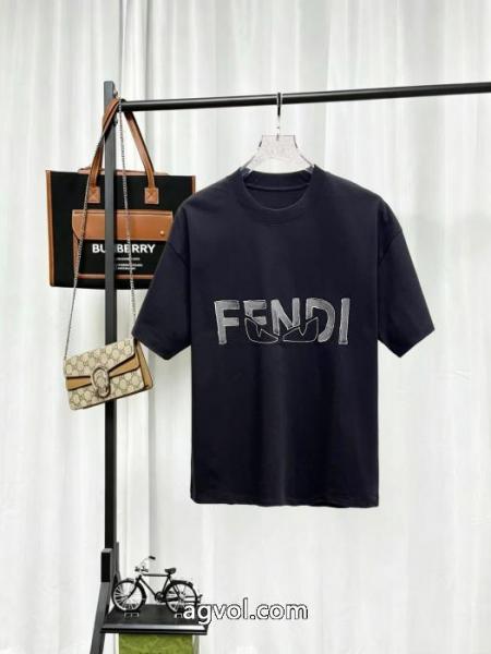 ブランド フェイクFENDI半袖Tシャツモダンな印象 センス漂う お洒落に魅せる 3