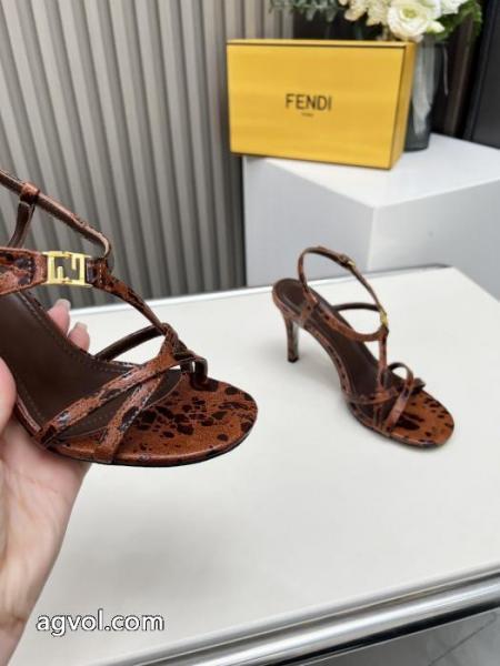 FENDI激安 ブランド 通販実用品 VIPセールで奇跡 人気モデル愛用サンダル. 6 