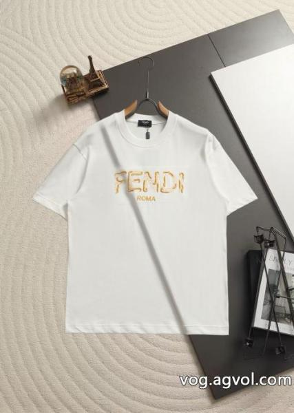 ブランド コピー 安心大注目早い者勝ち ルックスの良い 最高に人気商品!半袖TシャツFENDI 0 