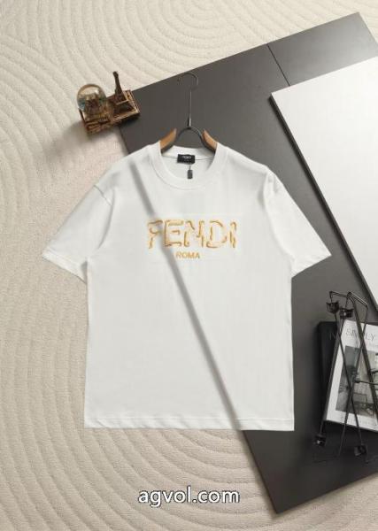 ブランド コピー 安心大注目早い者勝ち ルックスの良い 最高に人気商品!半袖TシャツFENDI 5 