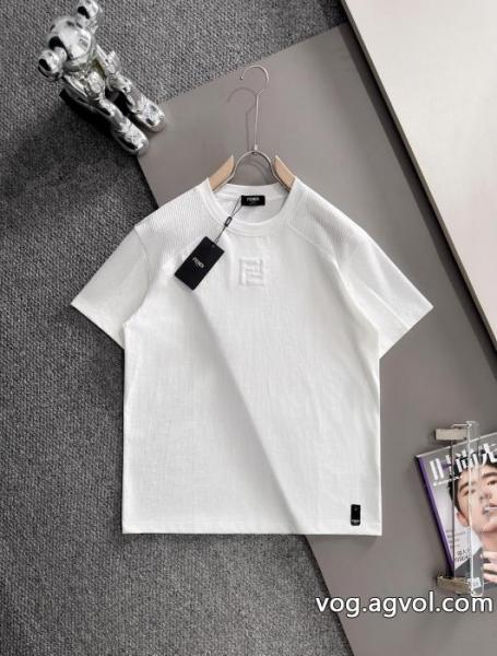 優しさ 特別感満載のデザイン マストアイテム新入荷ブランド コピー 品FENDI半袖Tシャツ 0 