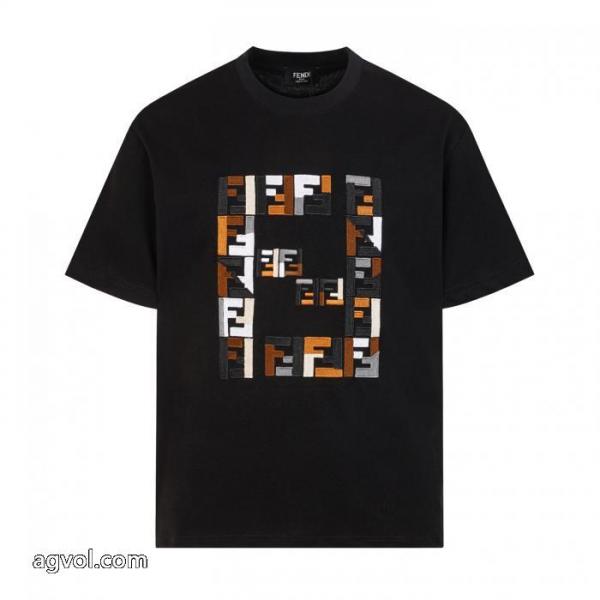 『個性』を表現出来る 人気話題 今季爆発的な人気半袖TシャツFENDI激安 ブランド 通販 6 