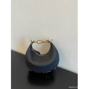 ブランド コピー 品FENDI    おしゃれセレブ愛用率NO.1 2026春夏トレンドファッション新作 ストリートに溢れるウェア..
