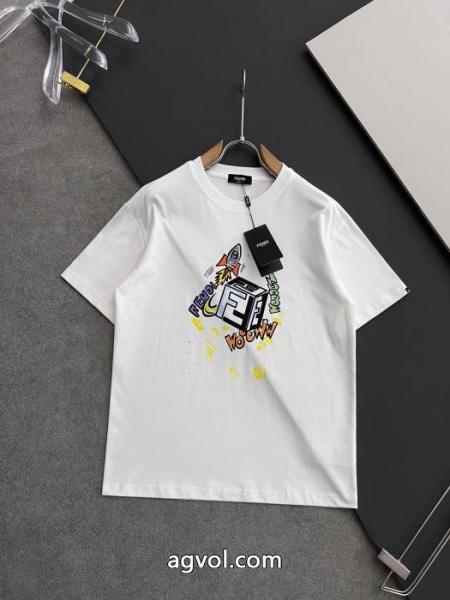 2026新作大注目 大注目 スタイルアップ見えなシンプル半袖TシャツFENDI偽 ブランド  5 