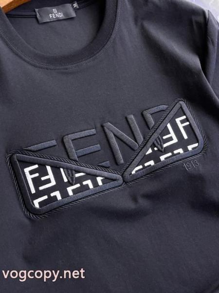 圧倒的な存在感 最新商品 鮮度が手に入る半袖TシャツFENDIブランド コピー 3