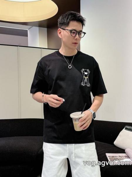 ブランド コピー 販売話題沸騰中  抜群の人気を集め 人気商品再入荷FENDI半袖Tシャツ 0 
