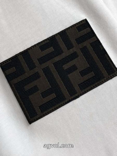 新商品! 今シーズン人気のアイテム 高い人気アイテム通販 ブランド半袖TシャツFENDI 1