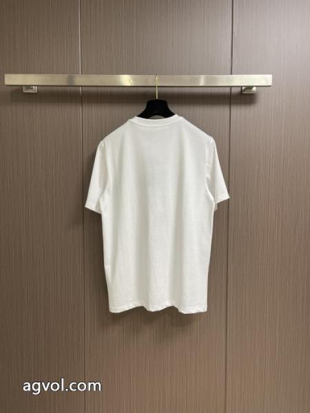 新商品! 今シーズン人気のアイテム 高い人気アイテム通販 ブランド半袖TシャツFENDI 4