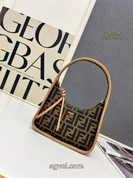 バッグ偽 ブランド 購入最新でおしゃれな 最先端ファション 愛用者が続出中FENDI. 1