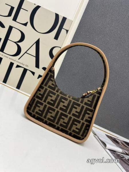 バッグ偽 ブランド 購入最新でおしゃれな 最先端ファション 愛用者が続出中FENDI. 3