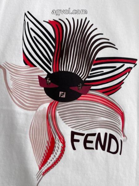 FENDI一番素敵 定番人気　薄手柔らか 全国無料品質保証Tシャツブランド 品 コピー. 6 