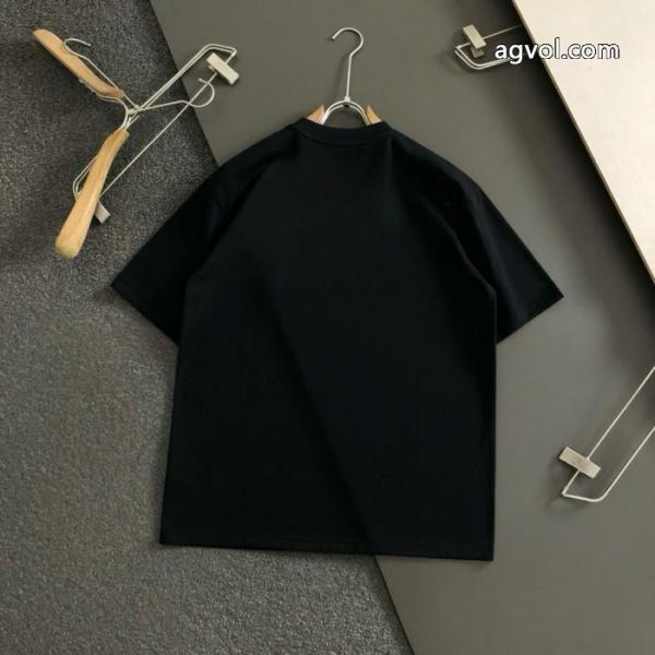 Tシャツコピー ブランド 通販フェンディ新作入荷人気 清潔感溢れる 超カッコイイ. 6 
