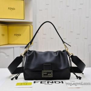 FENDIバッグ偽 ブランド 購入限定生産品 大人のカジュアルスタイル 斬新なデザイン..