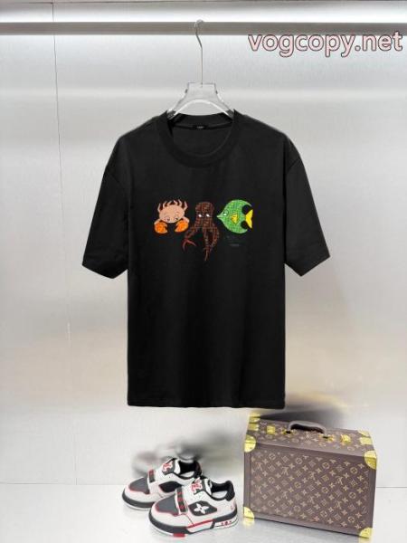 正規品保証 肌触りの着心地が良く 2026新作登場半袖Tシャツブランド アクセサリー 激安FENDI 4