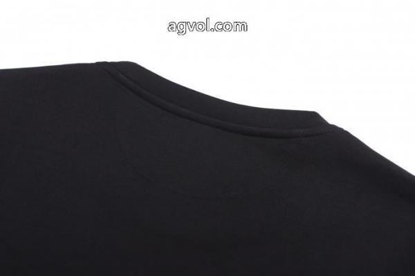 FENDI今季トレンドをうまく取り 超人気美品セール中 定番モデルTシャツ偽物 ブランド. 4
