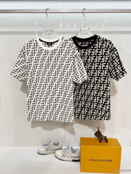 FENDI偽物 ブランド 激安2026新作コレクション 新作入荷新作登場 実用品半袖Tシャツ 0