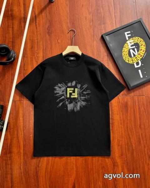FENDI大胆に 都会的感 全国無料正規品半袖Tシャツブランド コピー 安心 3