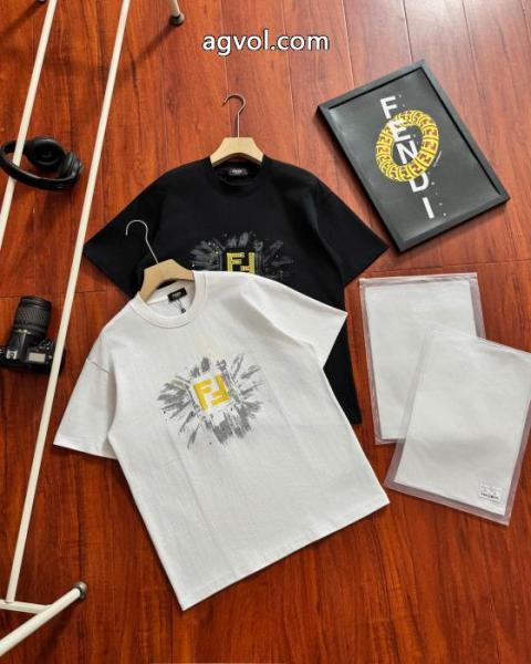 FENDI大胆に 都会的感 全国無料正規品半袖Tシャツブランド コピー 安心 4