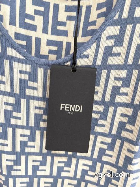 ブランド コピー 激安FENDIワンピース期待に応えるように登場 一目惚れした ルックスの良い. 5 