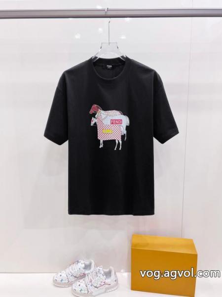 FENDIブランド スーパー コピー 通販入手困難限定アイテム 大人可愛いスタイル 着まわしアクセントTシャツ. 0 
