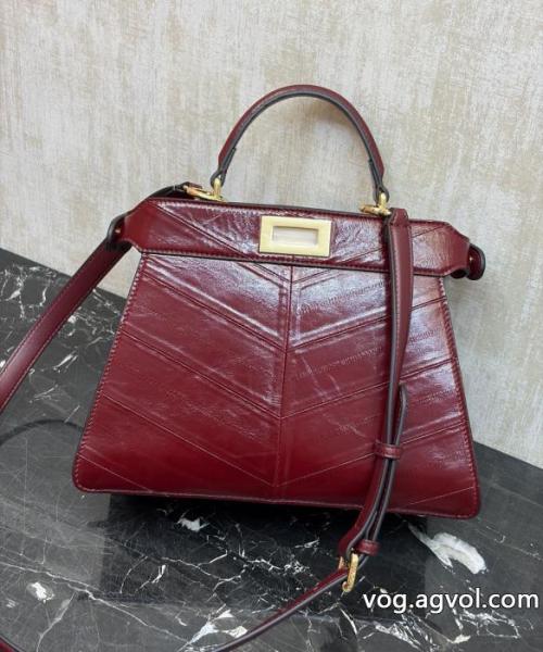 コピー 通販カジュアルの定番 性別関係なく人気 2026セール春夏人気品バッグFENDI.. 0 