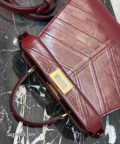 コピー 通販カジュアルの定番 性別関係なく人気 2026セール春夏人気品バッグFENDI.. 6 