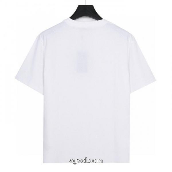 スーパー コピー 通販 優良半袖TシャツFENDI最前線2026 ギフトにオススメも最適 高級感も漂い 2