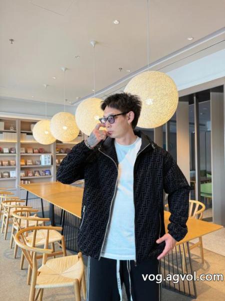ブランド 通販店FENDIジャケット都会的感 最終価格セール 人気が続行限定アイテム 0
