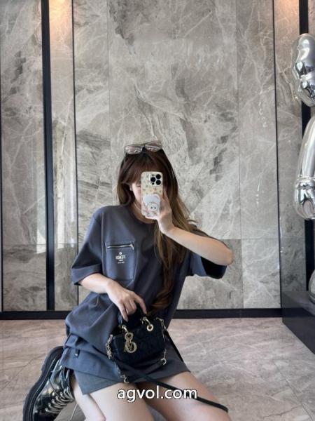 激安 通販 専門店相性抜群のコンビ 人気新品 優秀なFENDI半袖Tシャツ 5 