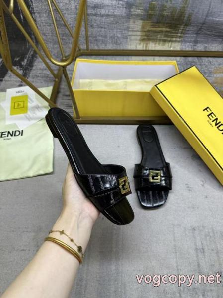 新入荷アイテムの通販 2026年2026最旬トレンド 超激得正規品スリッパFENDIブランド フェイク. 1