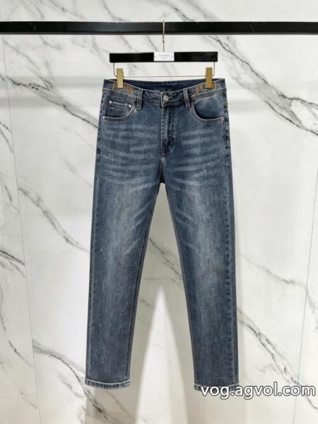 ジーンズ偽 ブランド洒落感を演出する! お洒落が人気新品 上質な素材採用FENDI 0