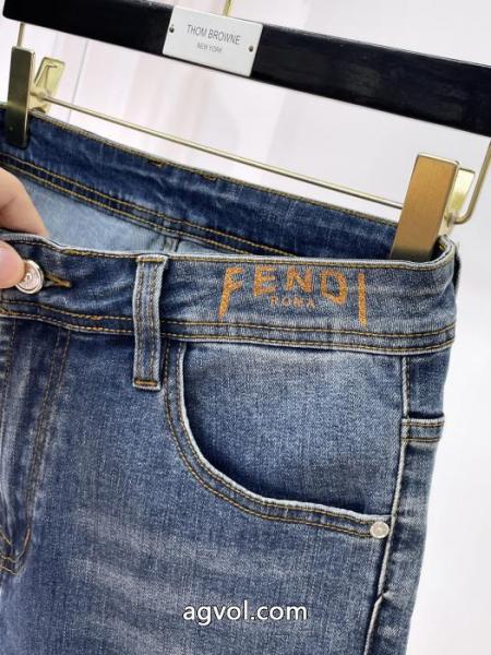ジーンズ偽 ブランド洒落感を演出する! お洒落が人気新品 上質な素材採用FENDI 1