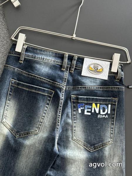 ブランド コピー 激安ジーンズFENDISALE! 限定激安 2026 特別セール期間限定 3