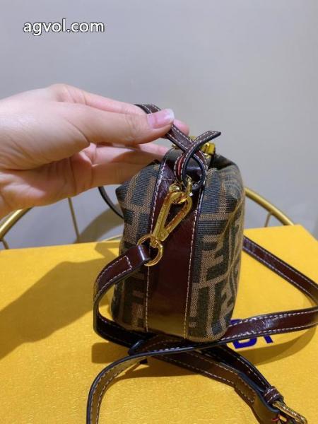 コピー 商品 通販FENDIバッグクール印象 販売記念価格 不動の人気商品. 2