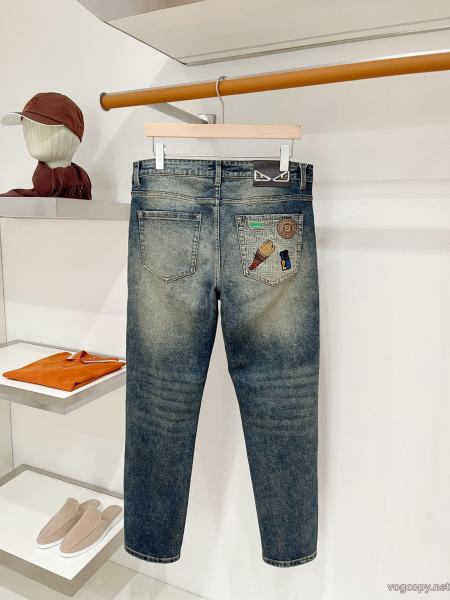 オシャレな印象に 有名人の愛用品 特に人気ブランド コピー 通販FENDIジーンズ 0 
