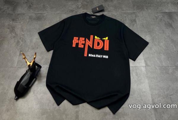 Tシャツセレブが愛す  トレンド感溢れる 快適さと洗練された表情ブランド 偽物 激安 通販フェンディ. 0 