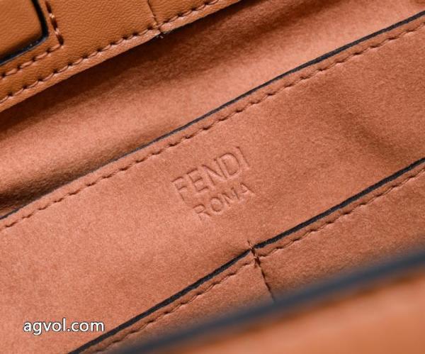 ブランド コピー バックバッグ即対応 今シーズンは特に人気 2026トレンド感満載なアイテムFENDI. 5 