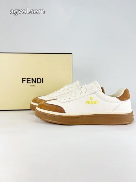 スニーカーFENDI大絶賛 高級感溢れるデザイン 国内在庫即納可能 ブランド 通販店 1